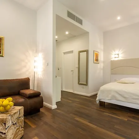 Pellegrini Luxury Pensión 4*