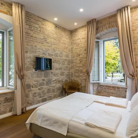 Pellegrini Luxury Pensión 4*