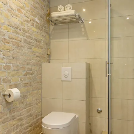 ペレグリーニ ラグジュアリー ルームズ