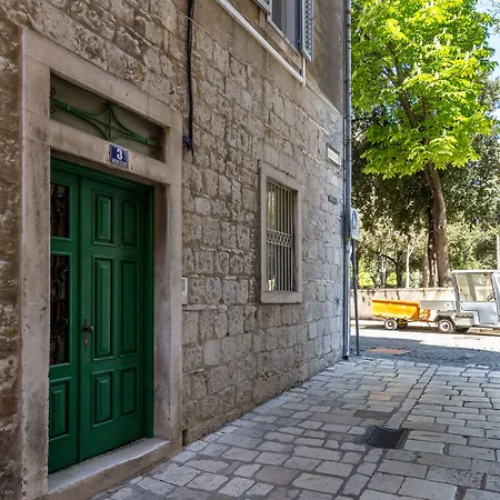 ペレグリーニ ラグジュアリー ルームズ 4*