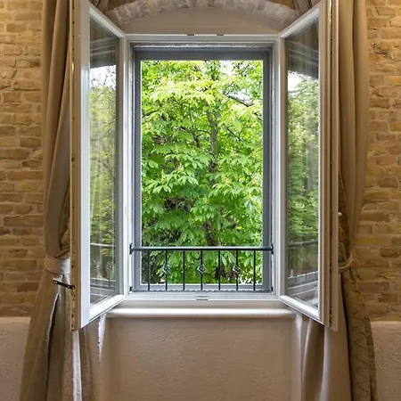 ペレグリーニ ラグジュアリー ルームズ 4* スプリト