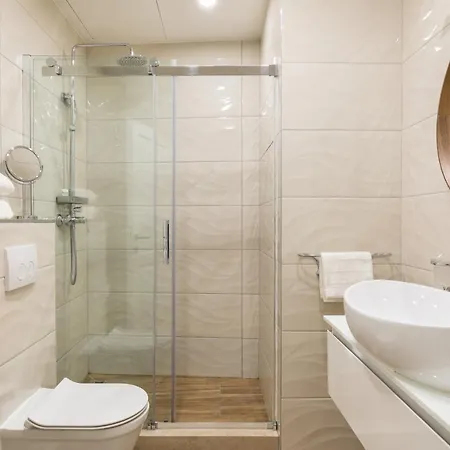 ペレグリーニ ラグジュアリー ルームズ