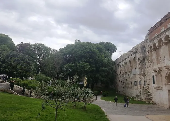 Guest house Pellegrini Luxury 4*