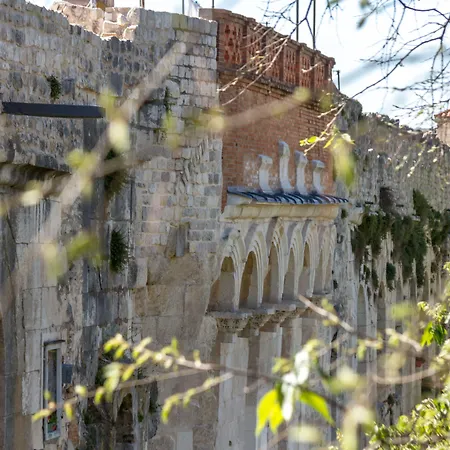 Pellegrini Luxury Gasthuis 4*