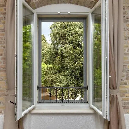 Guest house Pellegrini Luxury 4*