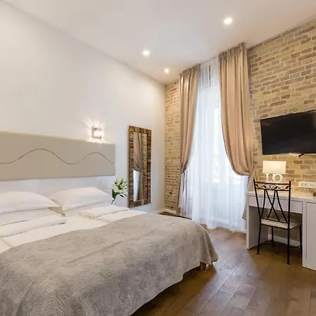 Pellegrini Luxury بيت ضيافة