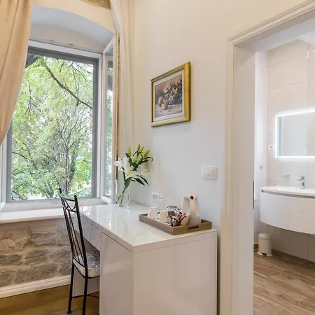 Guest house Pellegrini Luxury 4*